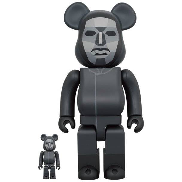 Bearbrick 400% & 100% Squid Game Frontman figures set, collectible toy.
