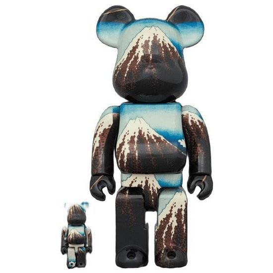 400% & 100% Bearbrick Set with Katsushika Hokusai's Sanka Hakuu artwork featuring Mount Fuji.