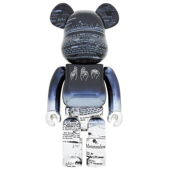 1000 Bearbrick U.F.O. 2. version med lys og mystisk tekstdesign