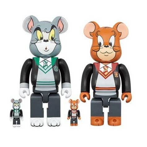 Tom and Jerry Bearbrick figures in Hogwarts robes, featuring Slytherin and Gryffindor designs, in 100% and 400% sizes.