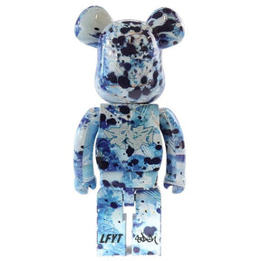 1000 % Bearbrick - Lfyt x Stash (blå &amp; vit)