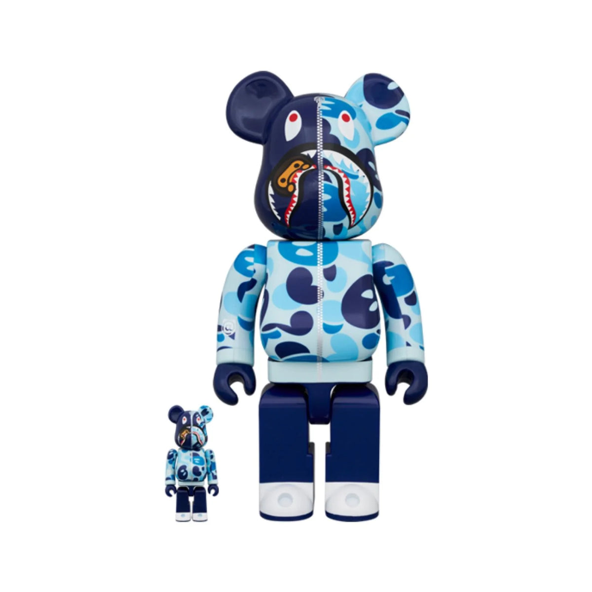 400% &amp; 100% Bearbrick set - BAPE - Baby milo Shark Camo, Blå